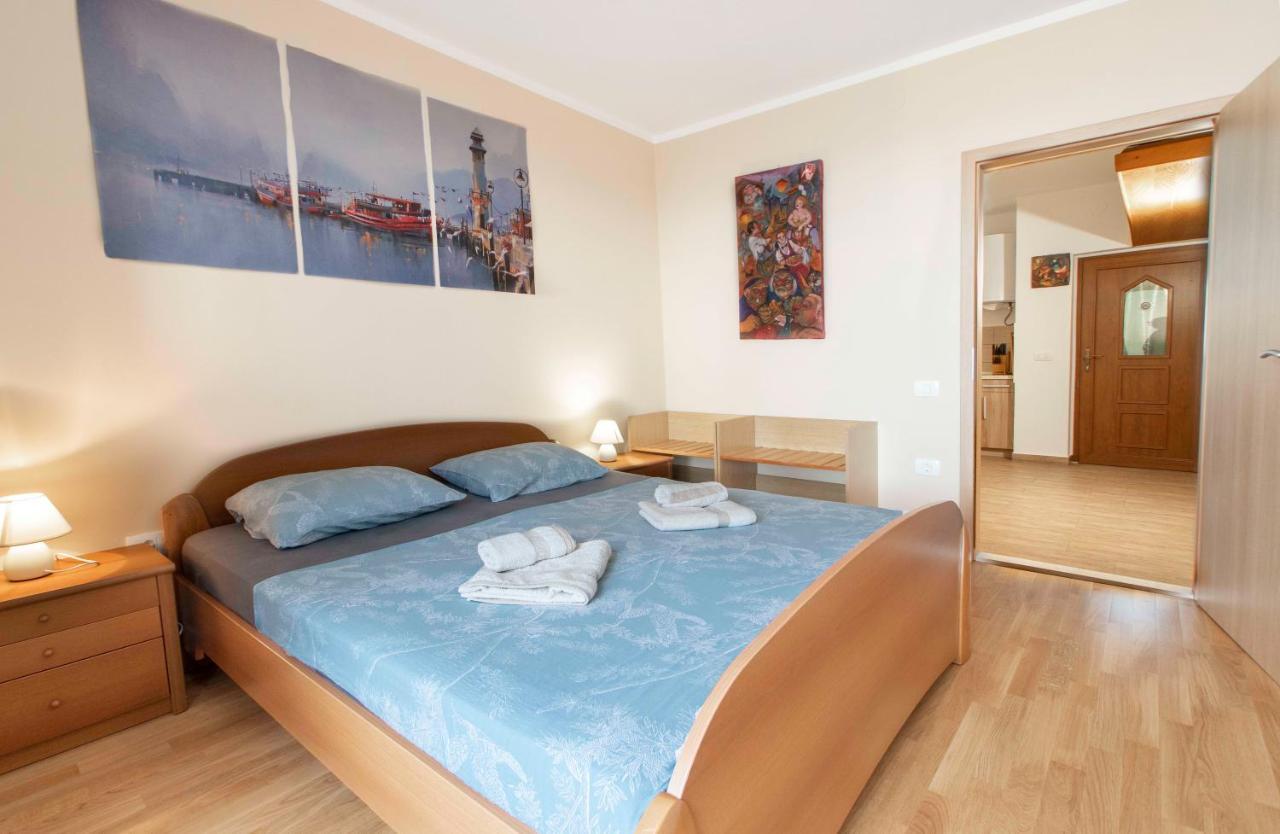 Apartmaji Pri Bosi Nogi Izola Esterno foto
