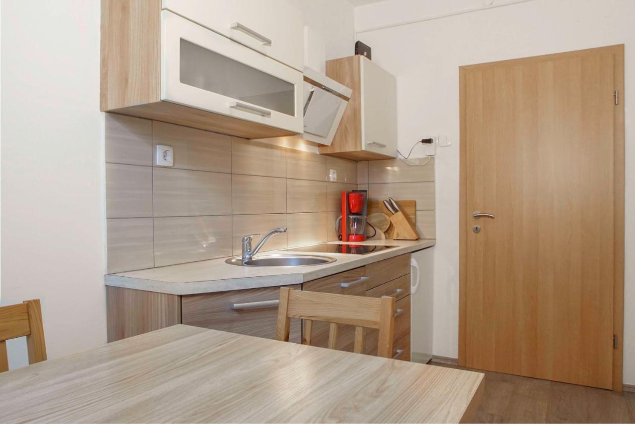 Apartmaji Pri Bosi Nogi Izola Esterno foto