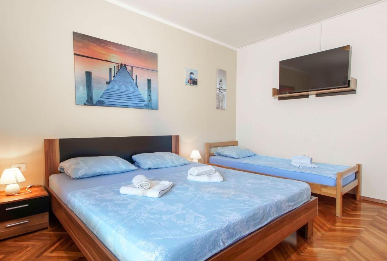 Apartmaji Pri Bosi Nogi Izola Esterno foto