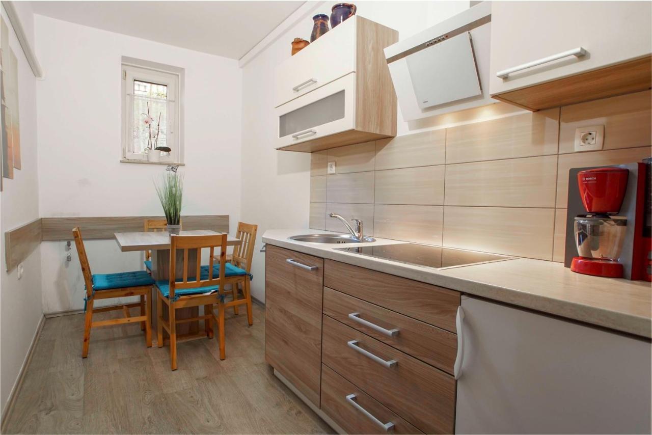 Apartmaji Pri Bosi Nogi Izola Esterno foto