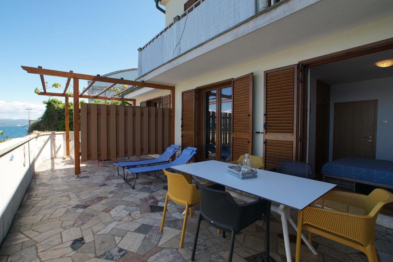 Apartmaji Pri Bosi Nogi Izola Esterno foto
